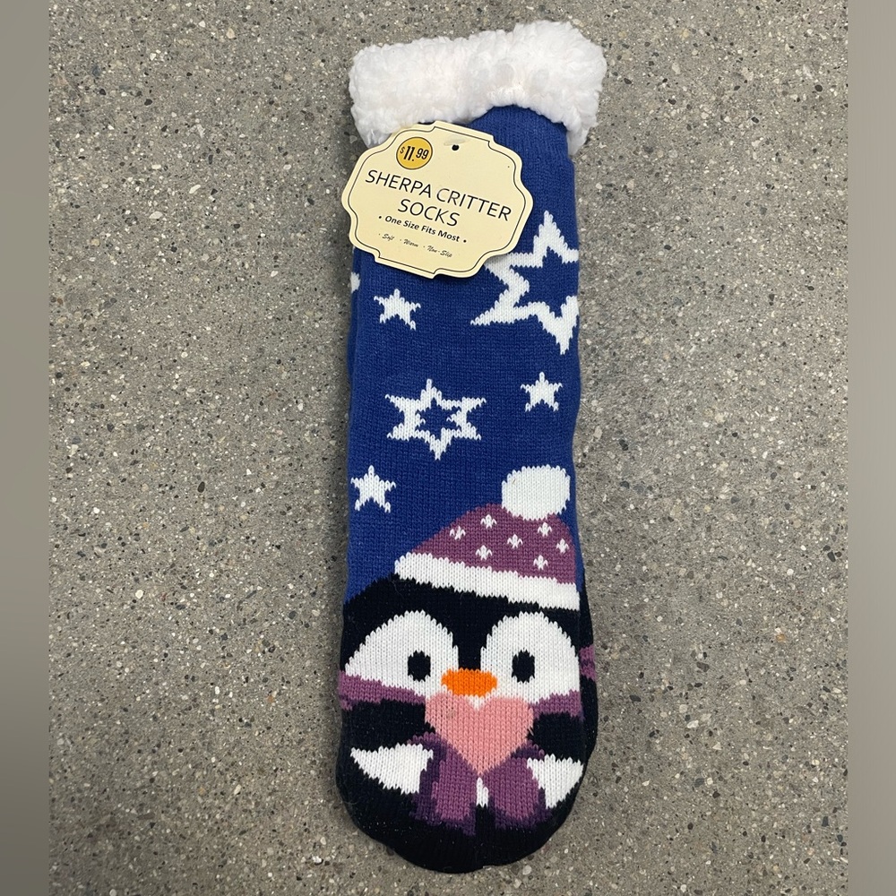 NWT Soft & Fuzzy Super Cute Penguin Sherpa Lined Non-Slip Socks